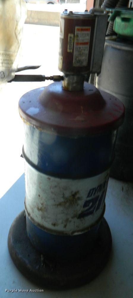 image for item DE4454 Pneumatic grease and oil system