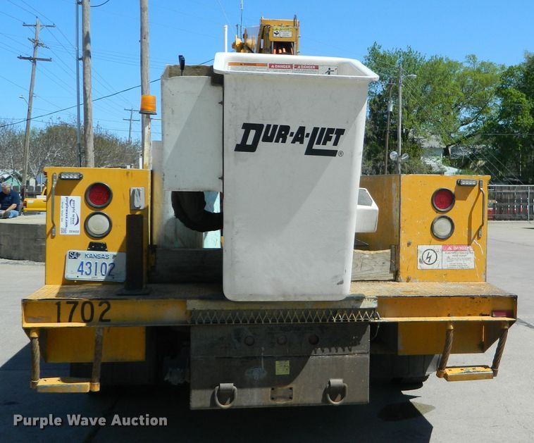 image for item DE4458 2000 Ford F450 Super Duty bucket truck