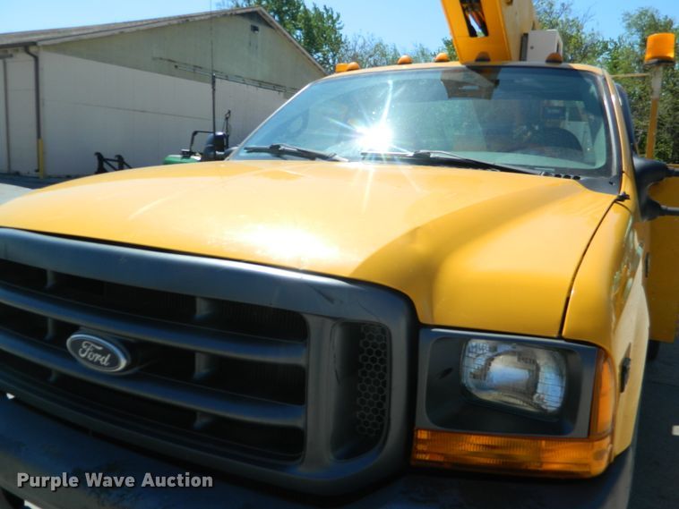 image for item DE4458 2000 Ford F450 Super Duty bucket truck
