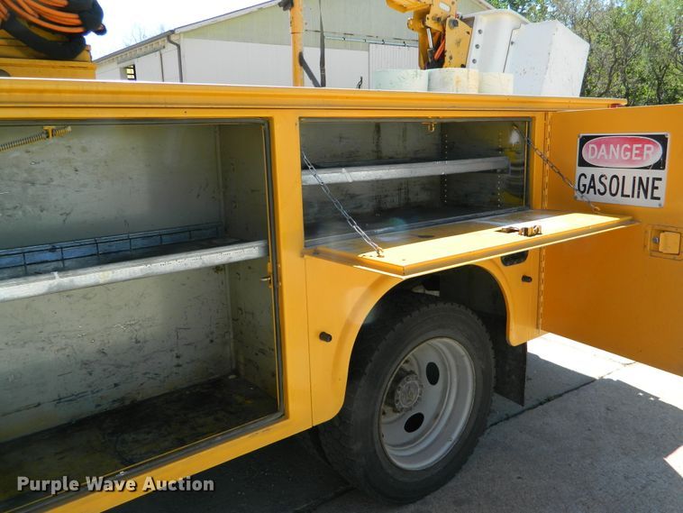 image for item DE4458 2000 Ford F450 Super Duty bucket truck