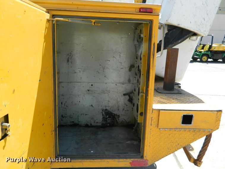 image for item DE4458 2000 Ford F450 Super Duty bucket truck