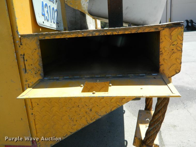 image for item DE4458 2000 Ford F450 Super Duty bucket truck