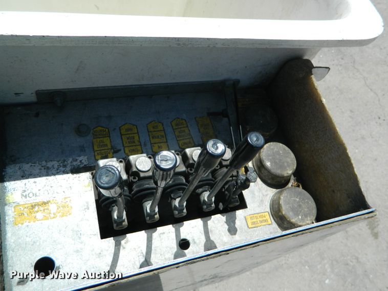 image for item DE4458 2000 Ford F450 Super Duty bucket truck