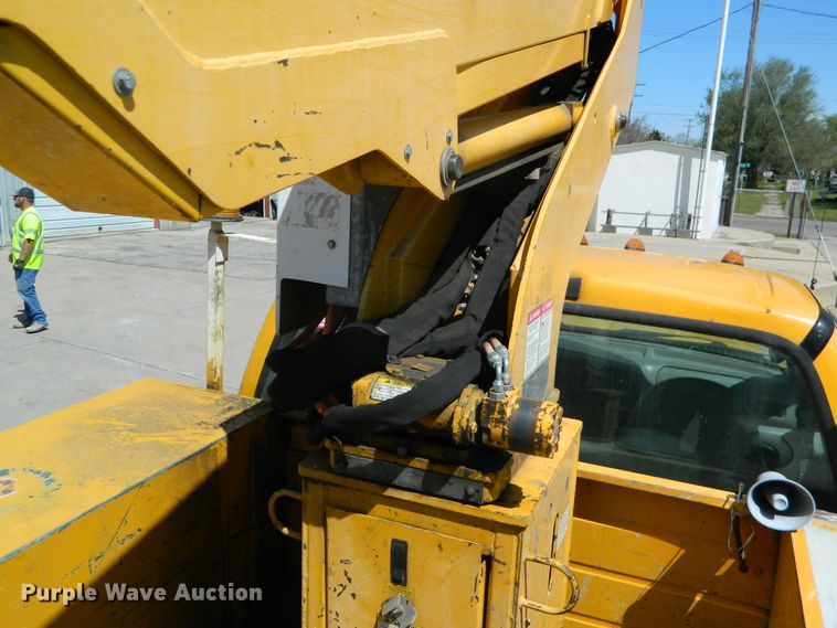 image for item DE4458 2000 Ford F450 Super Duty bucket truck