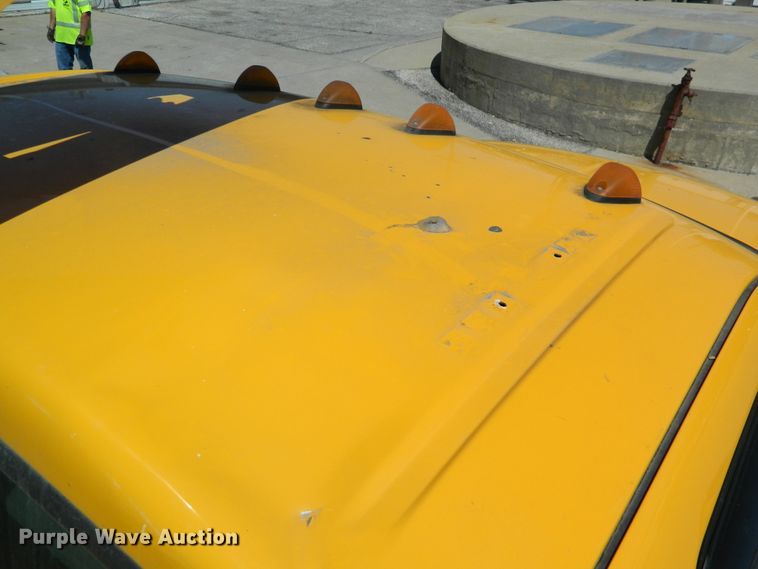 image for item DE4458 2000 Ford F450 Super Duty bucket truck