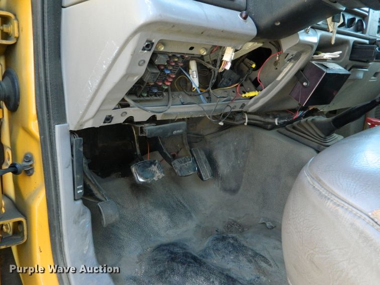 image for item DE4458 2000 Ford F450 Super Duty bucket truck