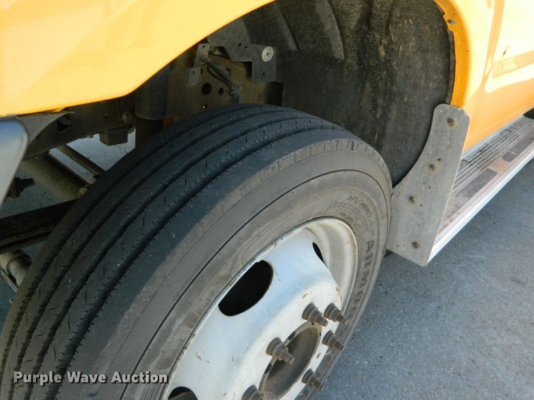 image for item DE4458 2000 Ford F450 Super Duty bucket truck