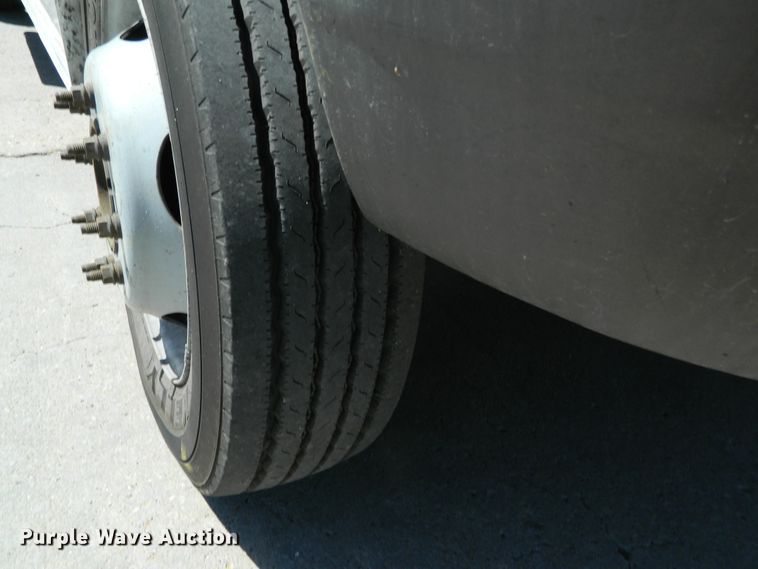 image for item DE4458 2000 Ford F450 Super Duty bucket truck