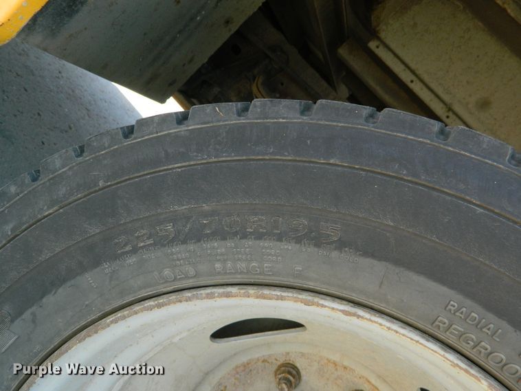 image for item DE4458 2000 Ford F450 Super Duty bucket truck