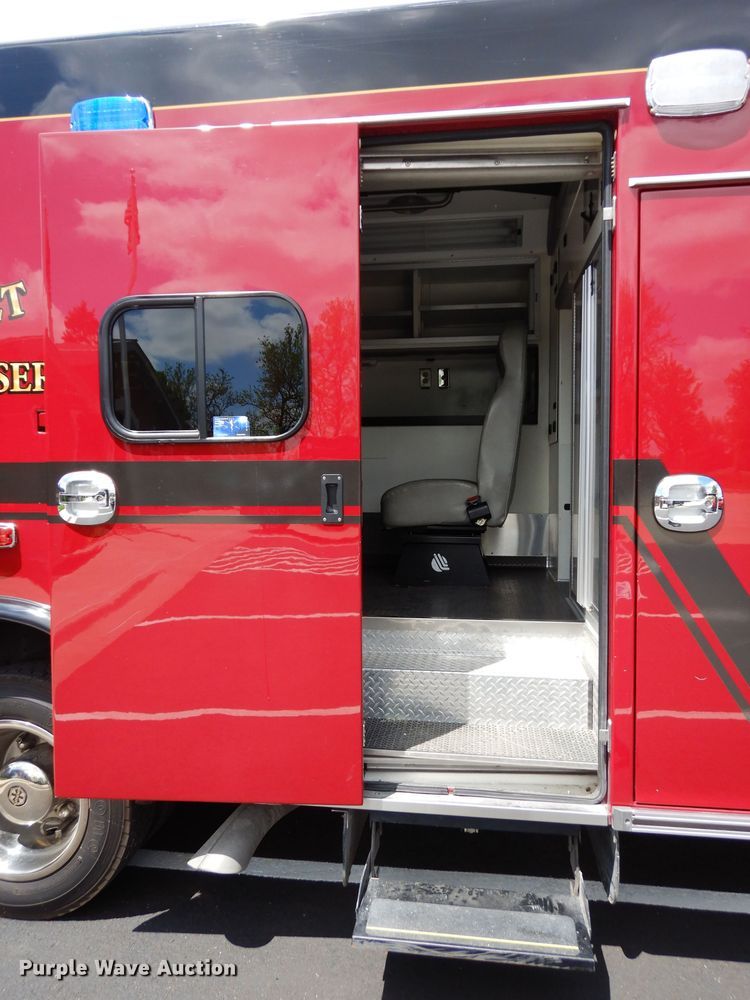 image for item DF4040 2009 Chevrolet C4500  ambulance