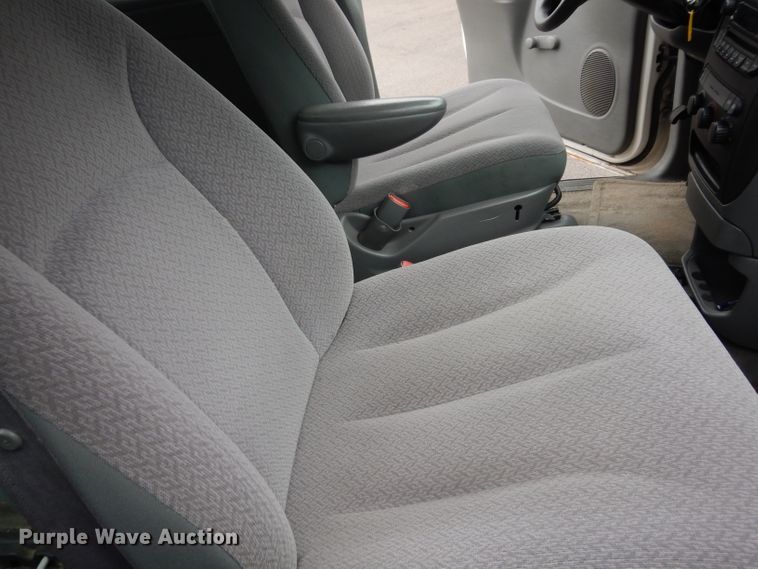 image for item DF4044 2007 Dodge Caravan  van