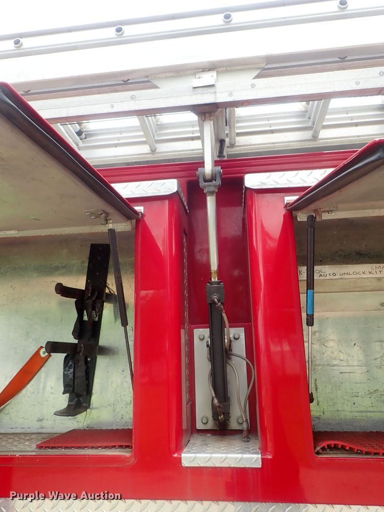 image for item DG2172 1985 Federal Motors  pumper fire truck