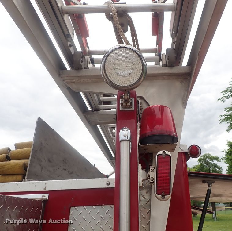 image for item DG2172 1985 Federal Motors  pumper fire truck