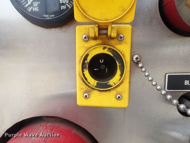 image for item DG2172 1985 Federal Motors  pumper fire truck