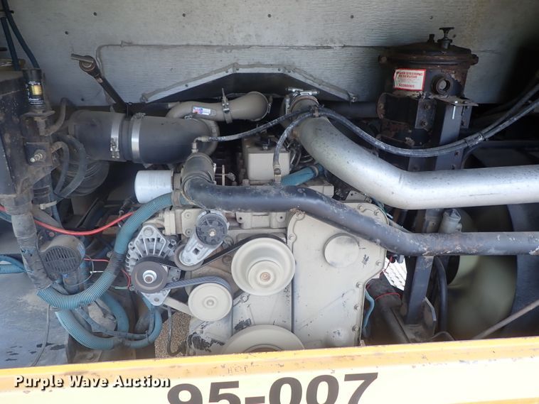 image for item DG3204 1995 Thomas Built  school bus