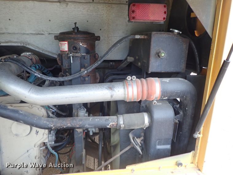 image for item DG3204 1995 Thomas Built  school bus