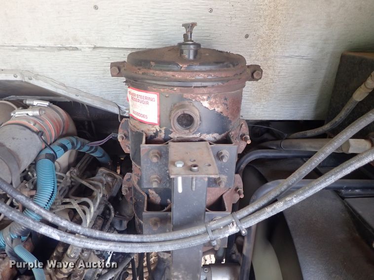 image for item DG3204 1995 Thomas Built  school bus