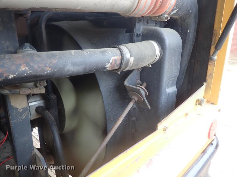 image for item DG3204 1995 Thomas Built  school bus