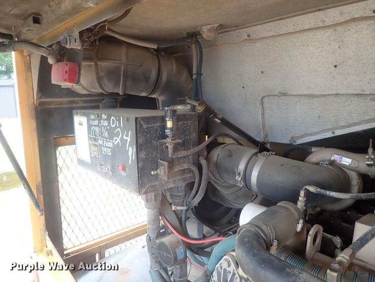 image for item DG3204 1995 Thomas Built  school bus