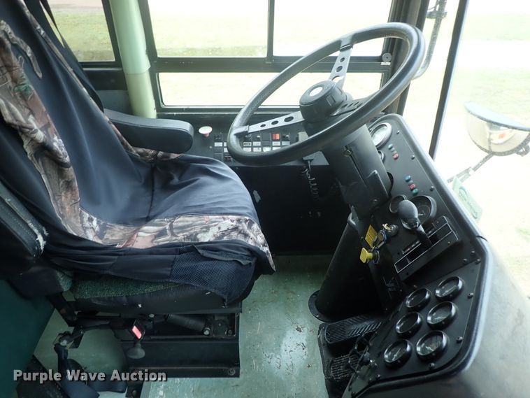 image for item DG3204 1995 Thomas Built  school bus