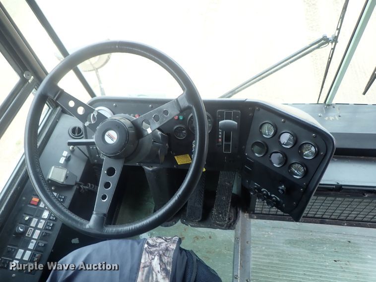 image for item DG3204 1995 Thomas Built  school bus