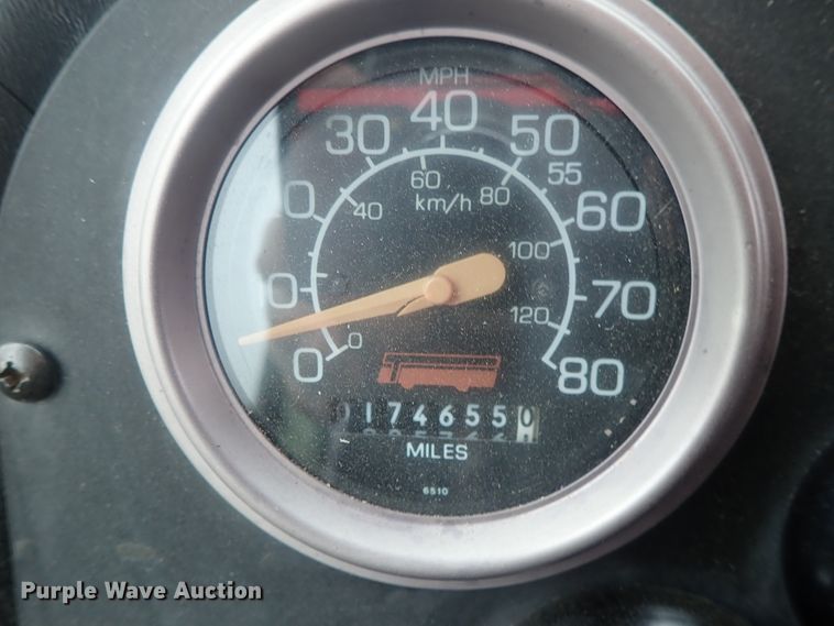 image for item DG3204 1995 Thomas Built  school bus