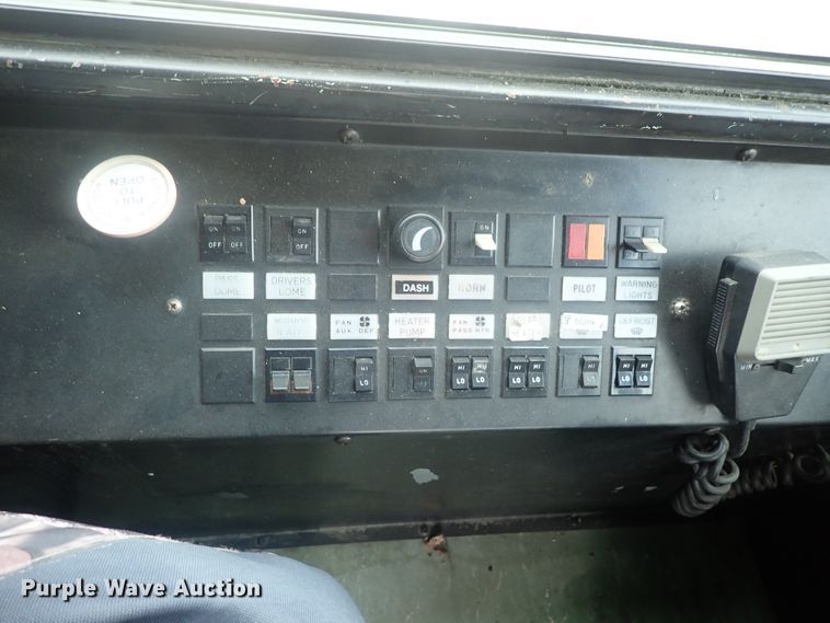 image for item DG3204 1995 Thomas Built  school bus