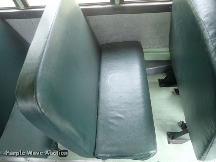 image for item DG3204 1995 Thomas Built  school bus