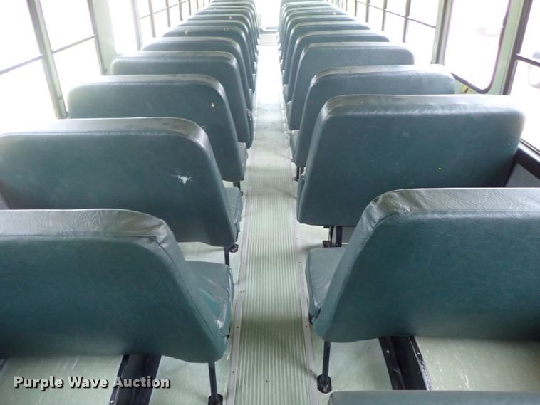 image for item DG3204 1995 Thomas Built  school bus