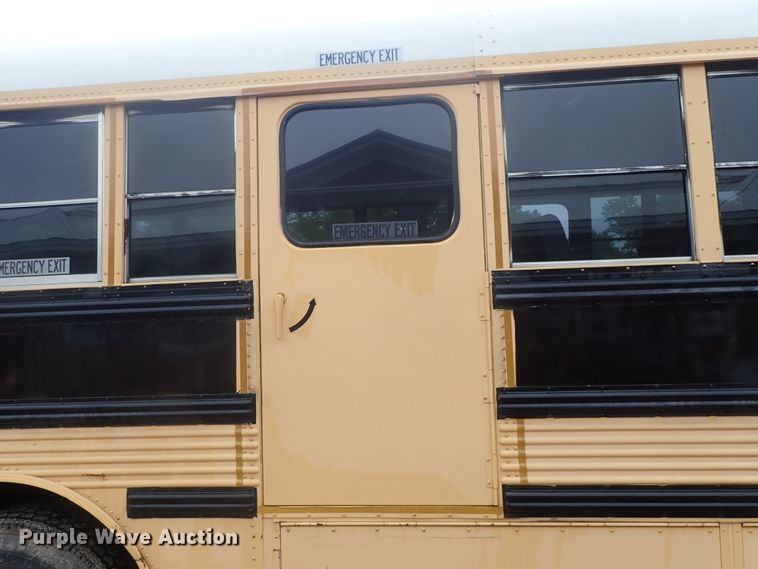 image for item DG3204 1995 Thomas Built  school bus