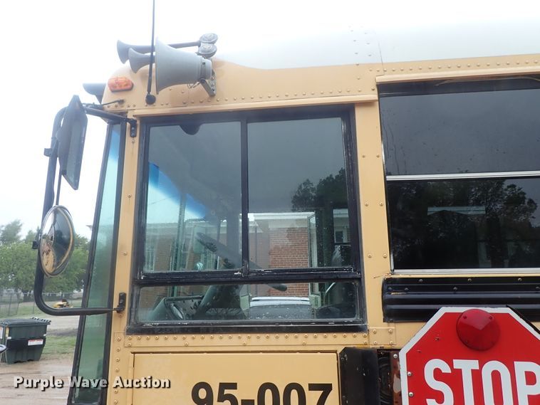 image for item DG3204 1995 Thomas Built  school bus