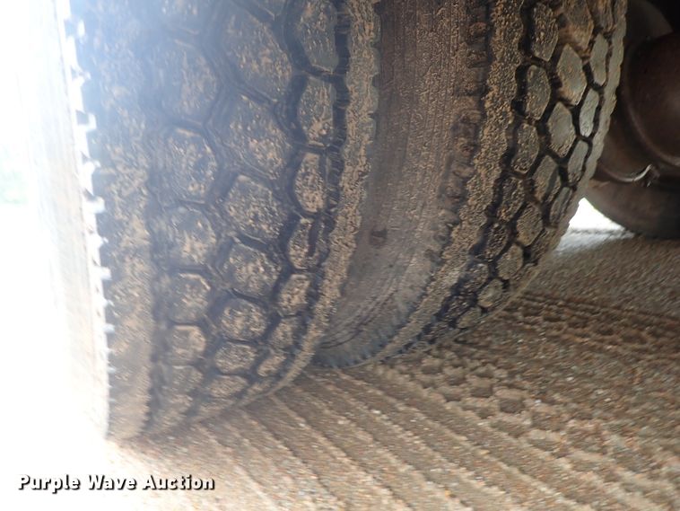 image for item DG3204 1995 Thomas Built  school bus