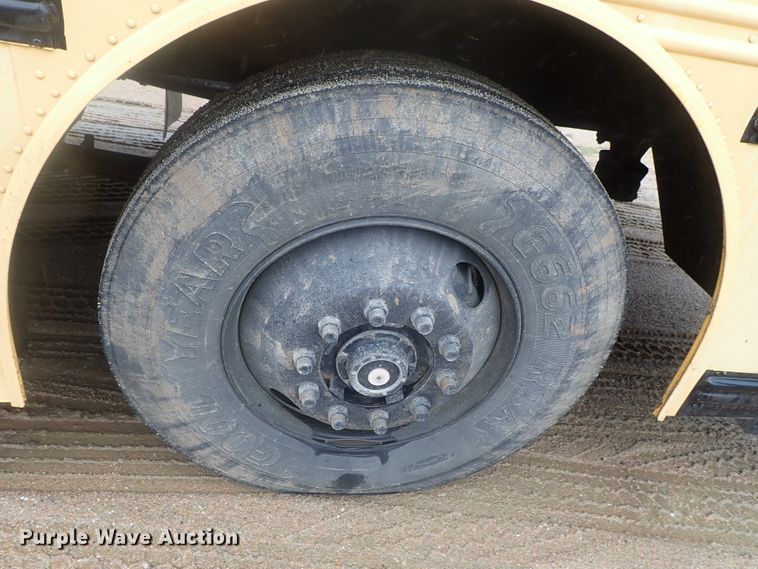 image for item DG3204 1995 Thomas Built  school bus