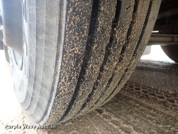 image for item DG3204 1995 Thomas Built  school bus