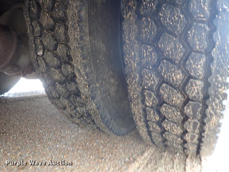 image for item DG3204 1995 Thomas Built  school bus