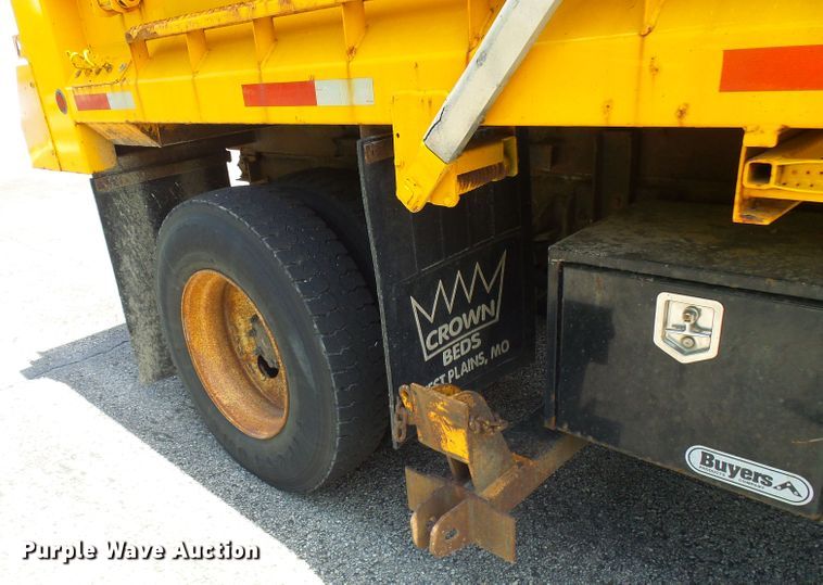 image for item DG5669 2005 International 7400  Crew Cab dump truck