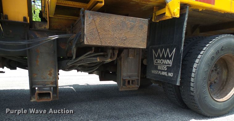 image for item DG5669 2005 International 7400  Crew Cab dump truck