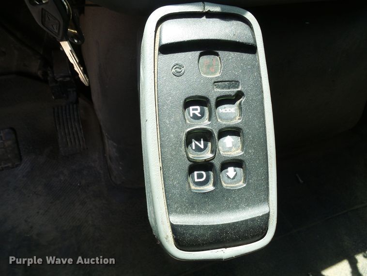 image for item DG5669 2005 International 7400  Crew Cab dump truck