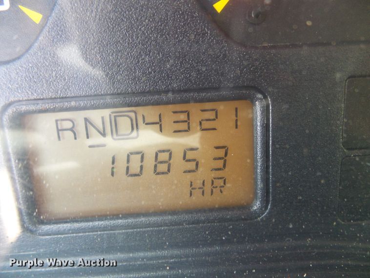 image for item DG5669 2005 International 7400  Crew Cab dump truck