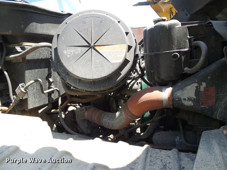 image for item DG5669 2005 International 7400  Crew Cab dump truck