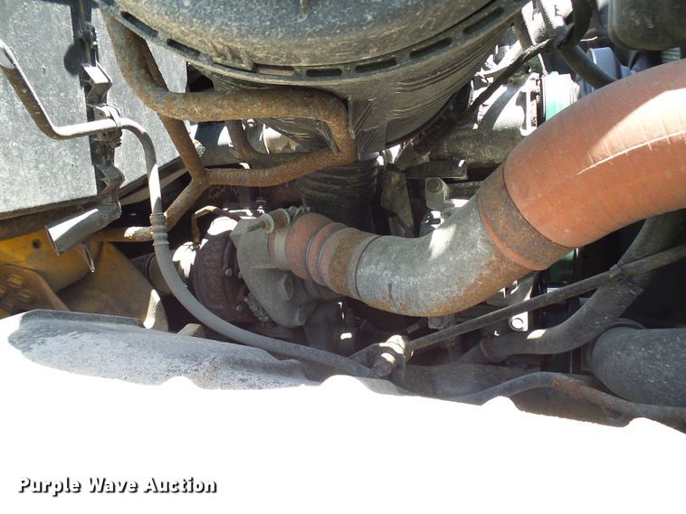 image for item DG5669 2005 International 7400  Crew Cab dump truck