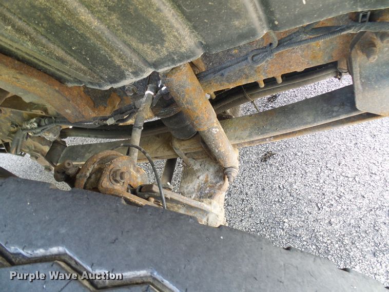 image for item DG5669 2005 International 7400  Crew Cab dump truck