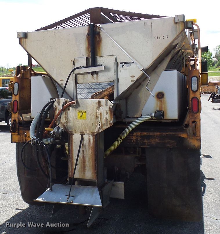 image for item DG5670 2006 International 7400  Crew Cab dump truck