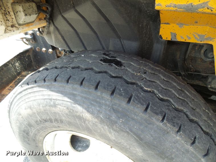 image for item DG5670 2006 International 7400  Crew Cab dump truck