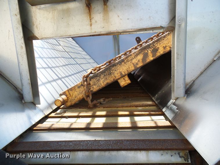 image for item DG5670 2006 International 7400  Crew Cab dump truck