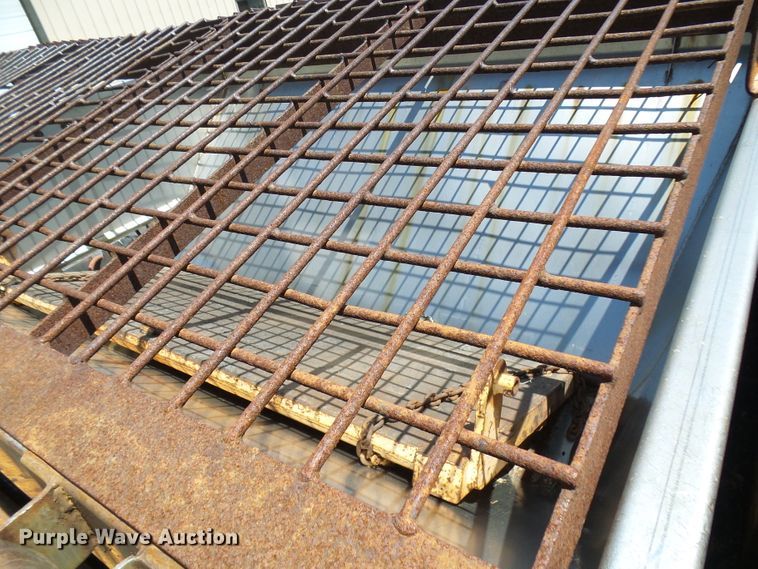 image for item DG5670 2006 International 7400  Crew Cab dump truck