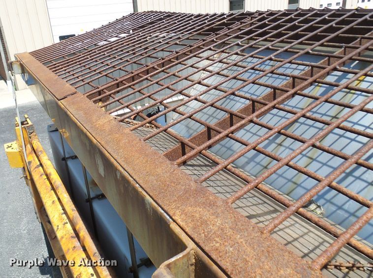 image for item DG5670 2006 International 7400  Crew Cab dump truck