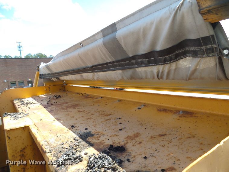 image for item DG5670 2006 International 7400  Crew Cab dump truck