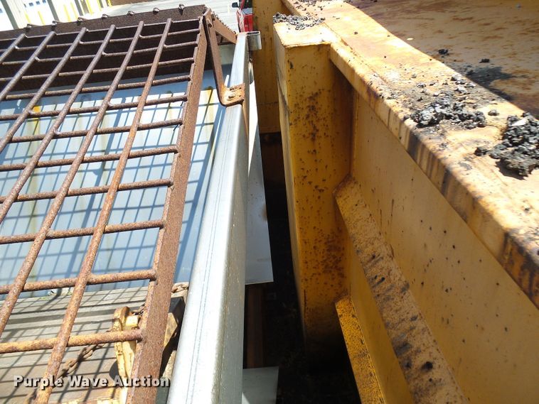 image for item DG5670 2006 International 7400  Crew Cab dump truck