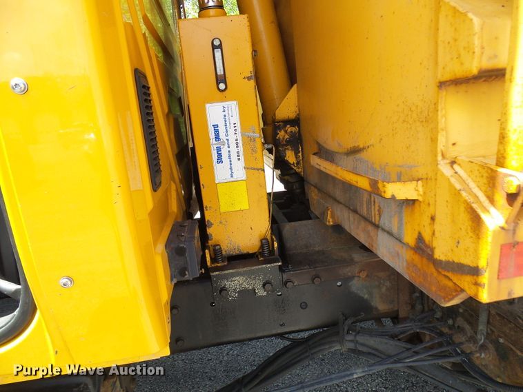 image for item DG5670 2006 International 7400  Crew Cab dump truck